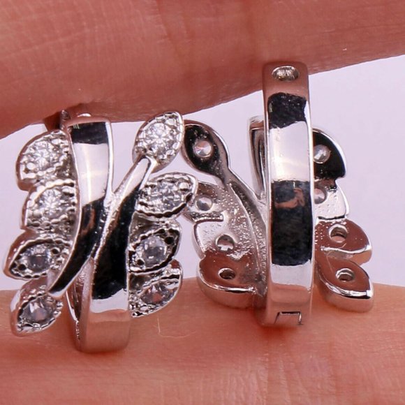 18K White Gold Filled Flower Leaf Swirl Diamond Zircon Hoop Earrings 15mm Gift - Picture 5 of 5